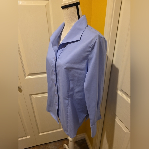 FOXCROFT BLUE BUTTON UP SHIRT, SIZE 18 - Picture 3 of 12